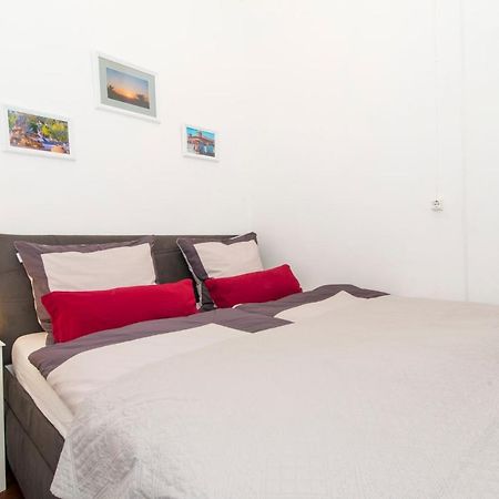 Charming Town House Just 500M From The Marina And Its Well Known Typical Market Ольян Экстерьер фото