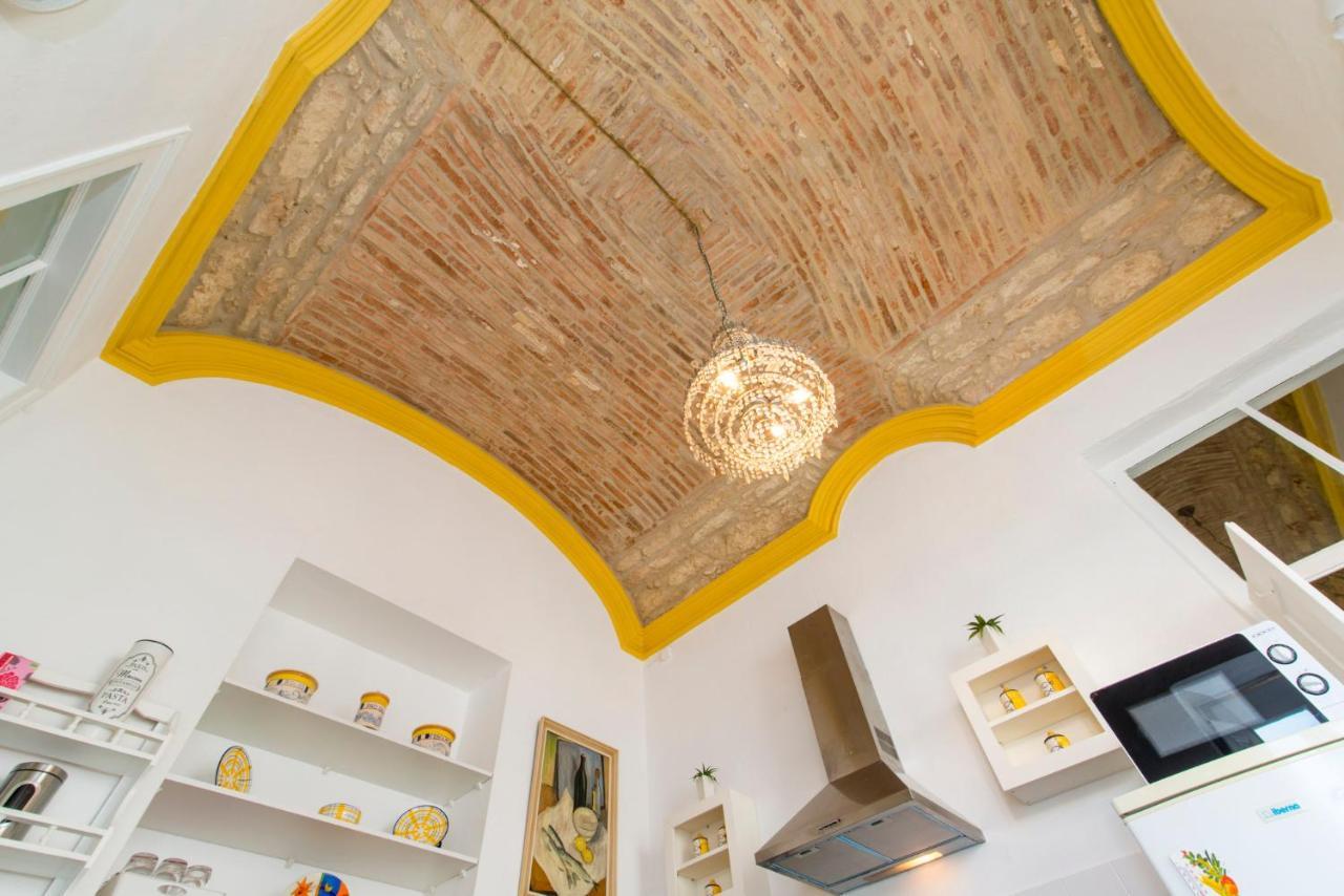 Charming Town House Just 500M From The Marina And Its Well Known Typical Market Ольян Экстерьер фото