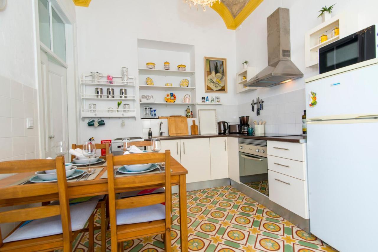 Charming Town House Just 500M From The Marina And Its Well Known Typical Market Ольян Экстерьер фото