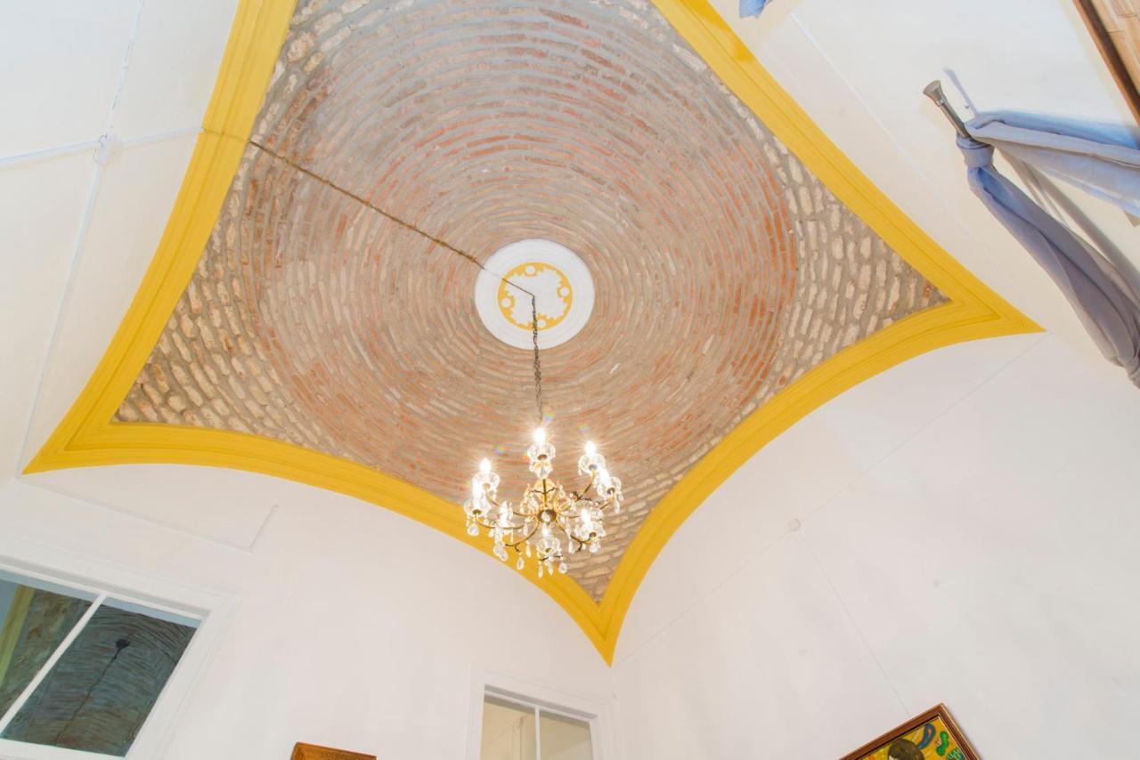 Charming Town House Just 500M From The Marina And Its Well Known Typical Market Ольян Экстерьер фото